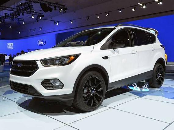 FORD ESCAPE 2018 1FMCU0GD6JUC45126 image