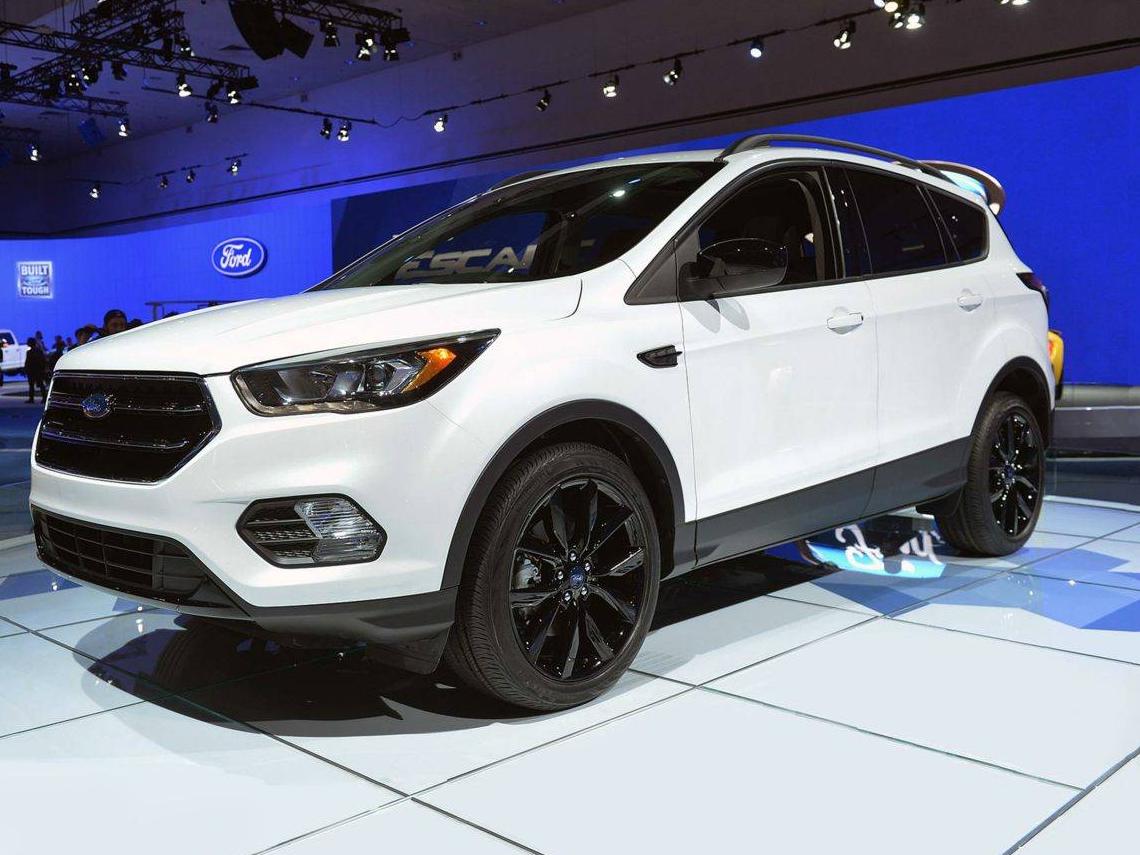 FORD ESCAPE 2018 1FMCU0F78JUA33436 image