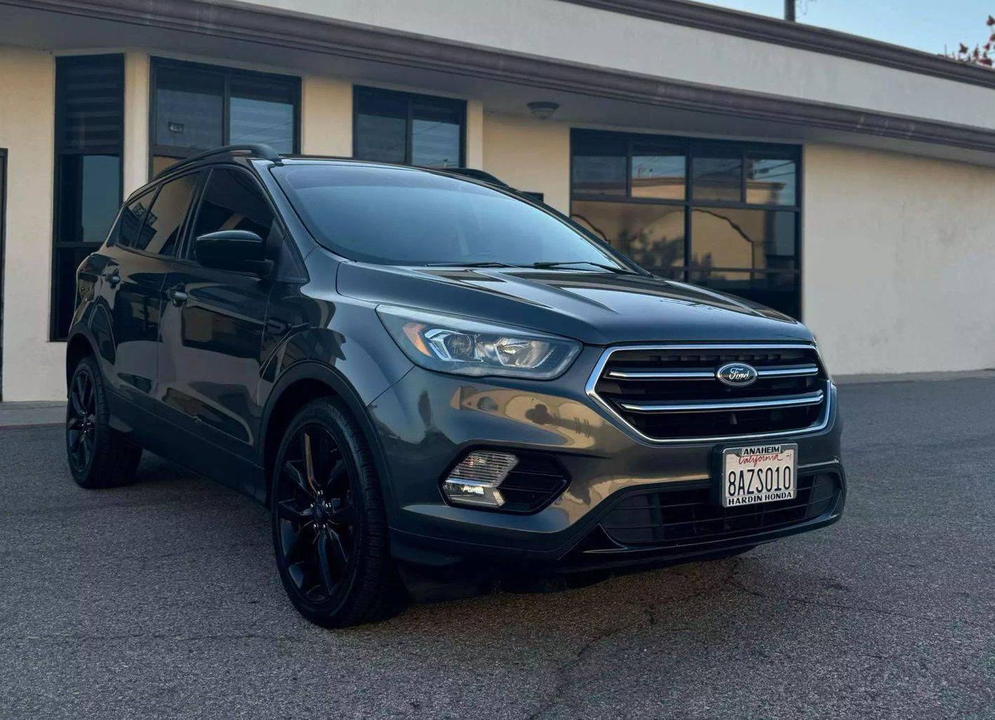 FORD ESCAPE 2018 1FMCU0GD6JUA64687 image