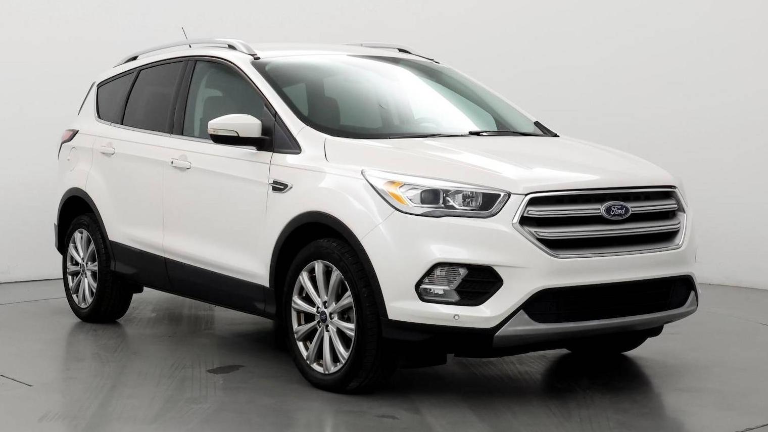 FORD ESCAPE 2018 1FMCU0J97JUD00784 image