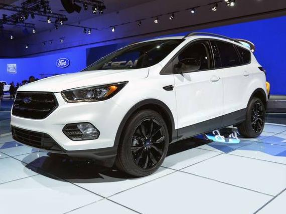 FORD ESCAPE 2018 1FMCU0HD3JUA62507 image