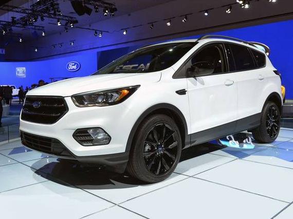 FORD ESCAPE 2018 1FMCU0GD4JUC16644 image