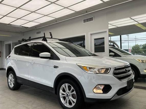 FORD ESCAPE 2017 1FMCU0GD6HUE77316 image