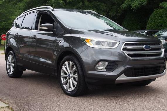 FORD ESCAPE 2017 1FMCU0J92HUE51476 image