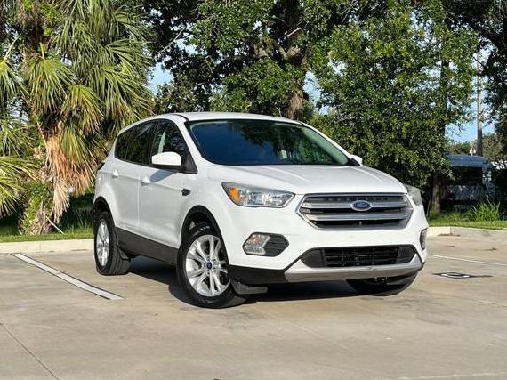 FORD ESCAPE 2017 1FMCU9GD6HUB55831 image