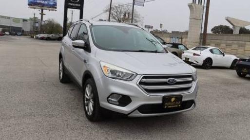 FORD ESCAPE 2017 1FMCU9J9XHUE18388 image