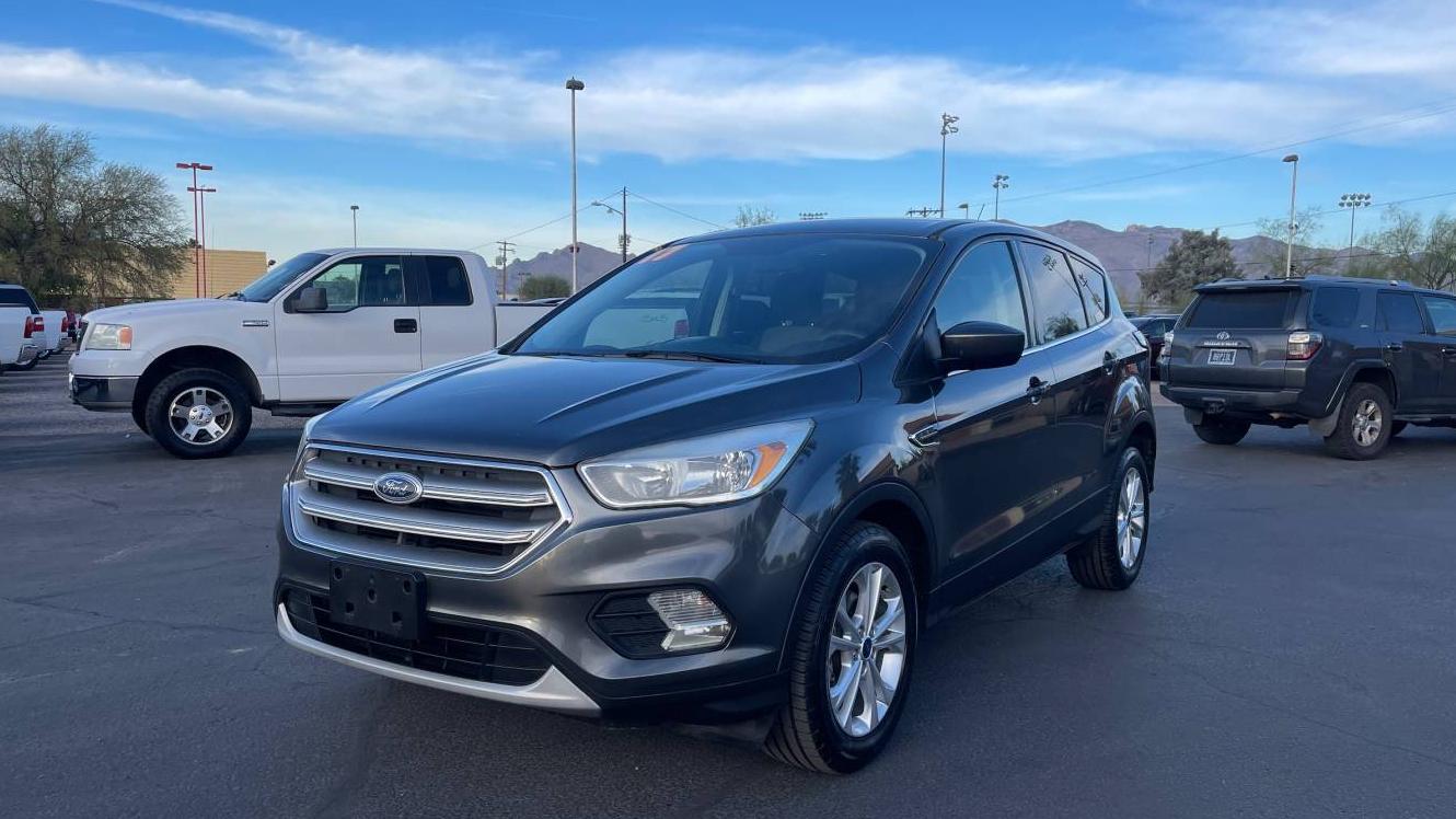 FORD ESCAPE 2017 1FMCU0GD6HUE37849 image