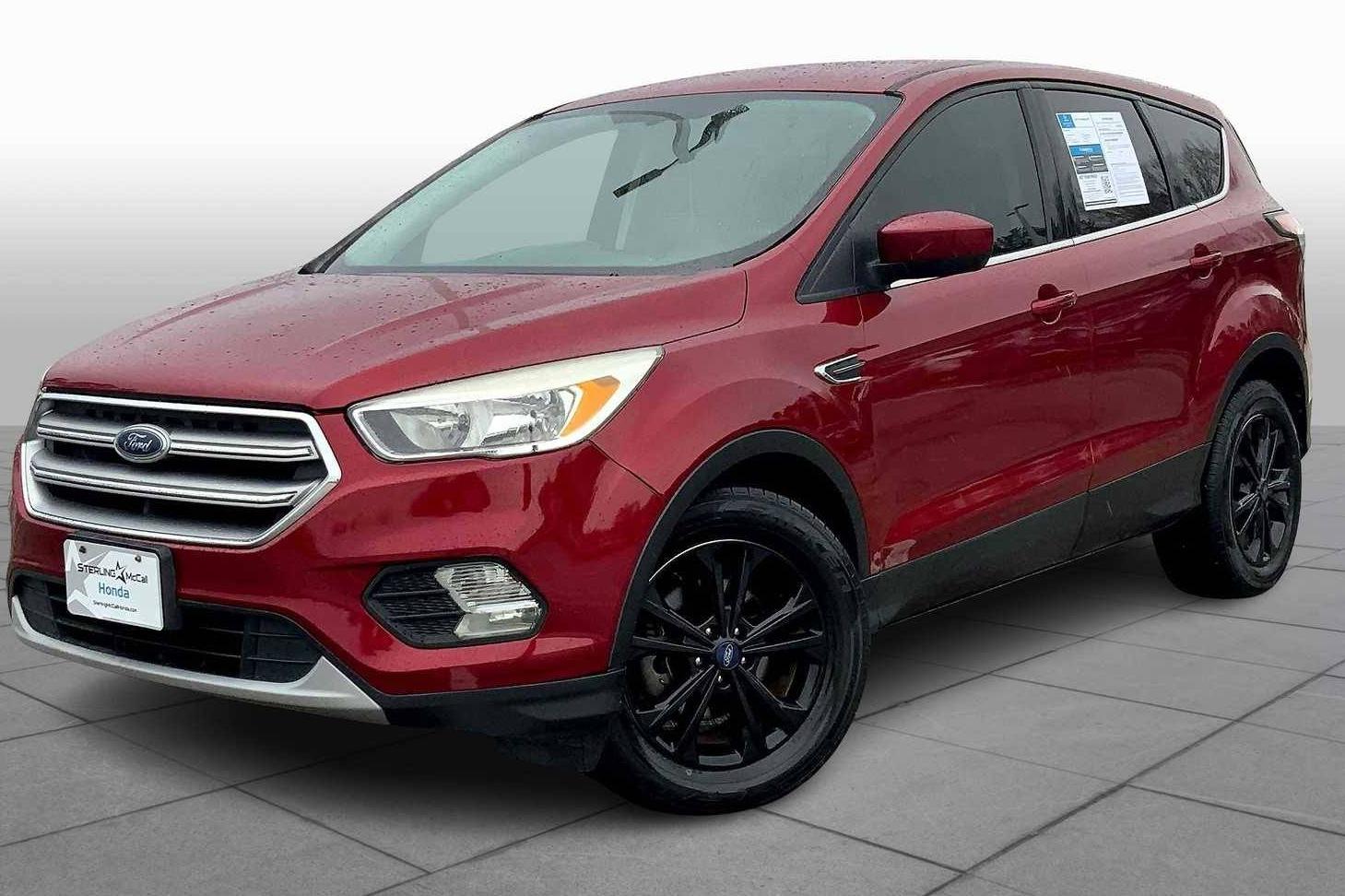 FORD ESCAPE 2017 1FMCU0GD4HUA13361 image