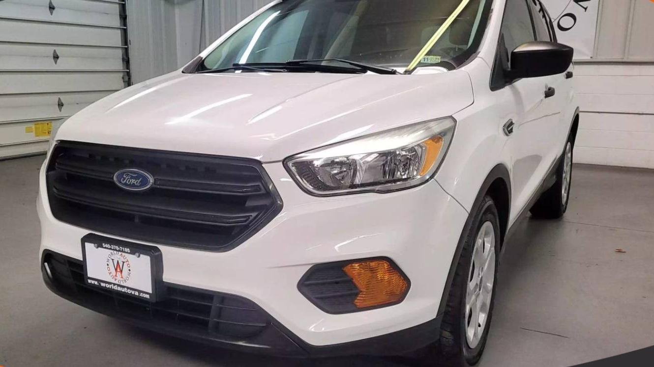 FORD ESCAPE 2017 1FMCU0F7XHUD44389 image