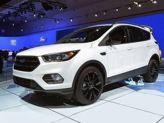 FORD ESCAPE 2017 1FMCU9GD2HUC73780 image