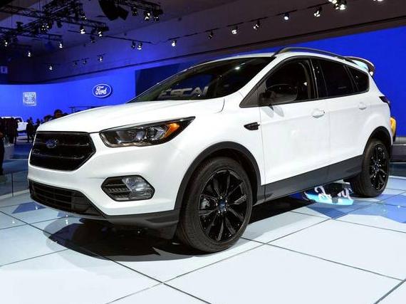FORD ESCAPE 2017 1FMCU0GD7HUD03125 image