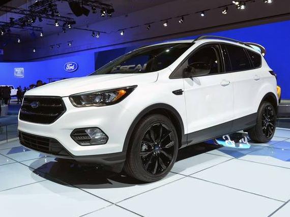 FORD ESCAPE 2017 1FMCU9GD1HUD47450 image