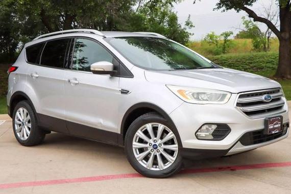 FORD ESCAPE 2017 1FMCU9J9XHUC56360 image