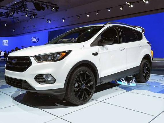 FORD ESCAPE 2017 1FMCU0GD2HUE43664 image