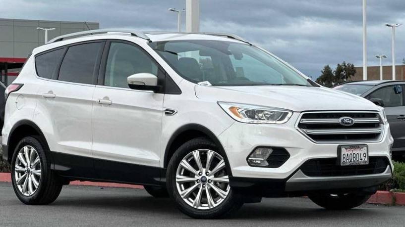 FORD ESCAPE 2017 1FMCU0J90HUE97579 image