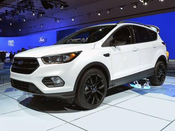 FORD ESCAPE 2017 1FMCU9J94HUB03926 image