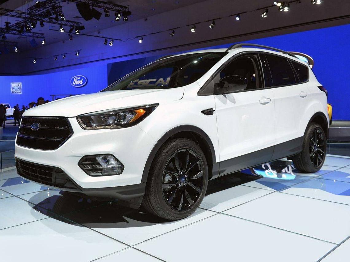 FORD ESCAPE 2017 1FMCU0F76HUA15401 image