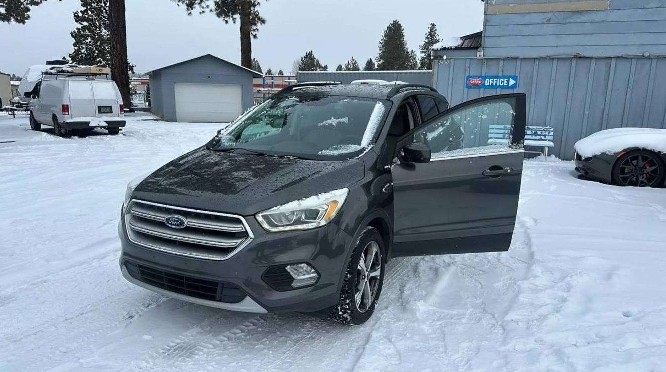 FORD ESCAPE 2017 1FMCU9G90HUC35041 image