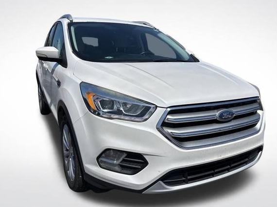 FORD ESCAPE 2017 1FMCU0JD1HUD72370 image