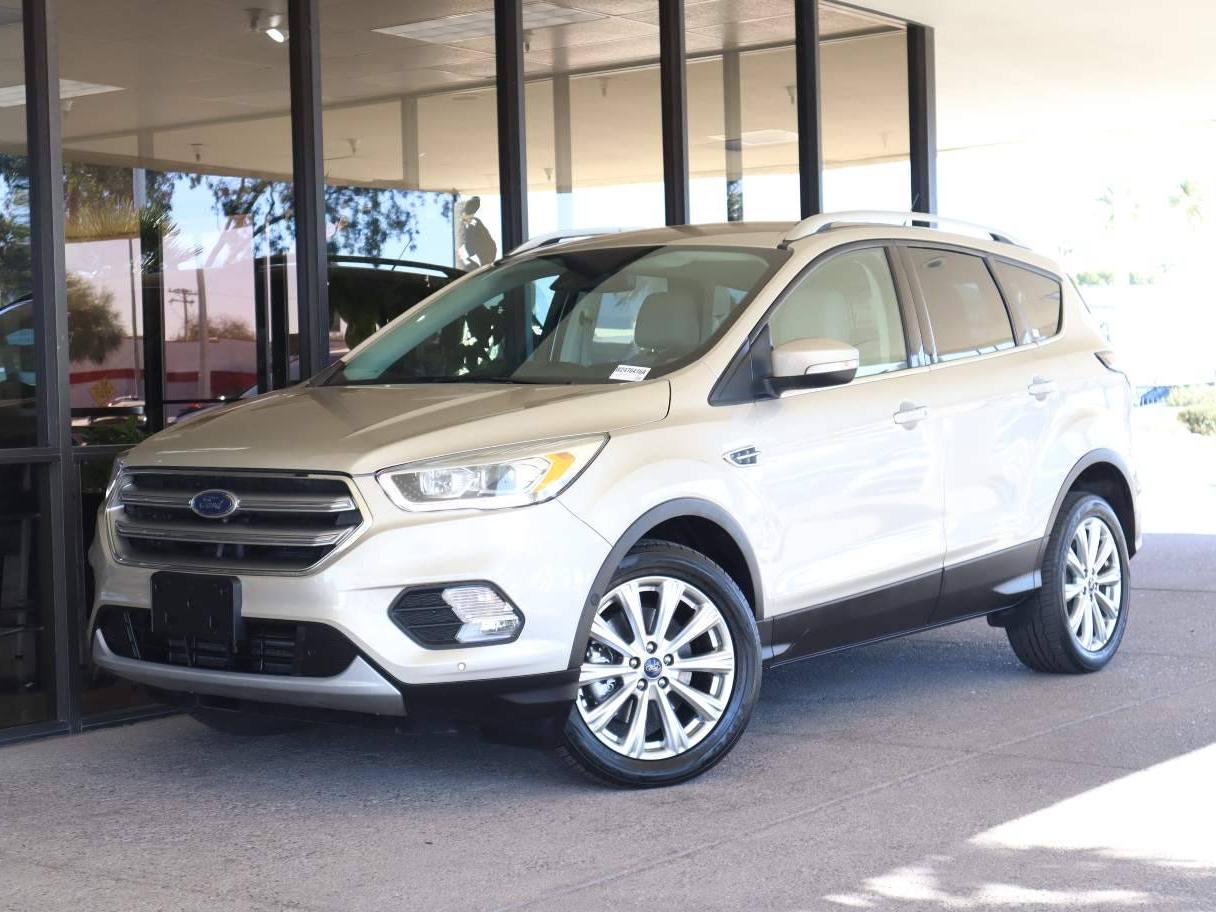 FORD ESCAPE 2017 1FMCU9J9XHUD84968 image