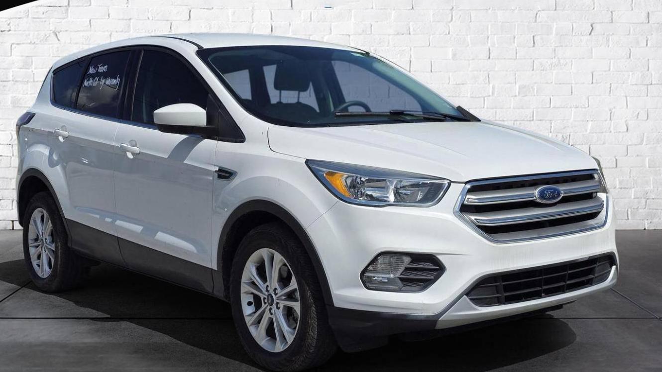 FORD ESCAPE 2017 1FMCU0GD4HUB12441 image