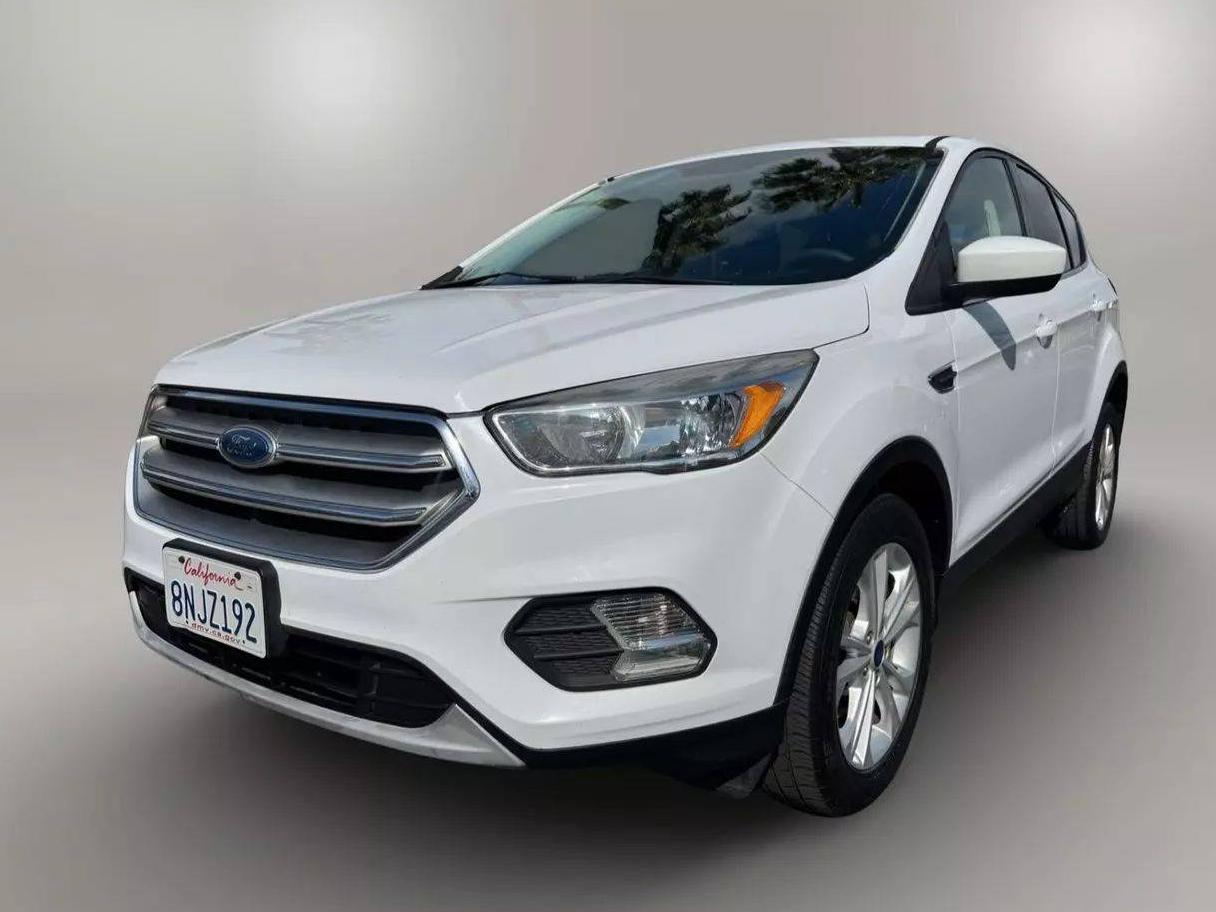 FORD ESCAPE 2017 1FMCU0GD6HUF08371 image