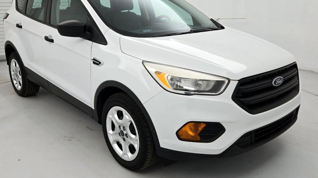 FORD ESCAPE 2017 1FMCU0F72HUC95916 image