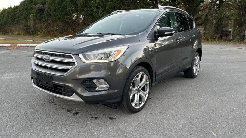 FORD ESCAPE 2017 1FMCU9J91HUB91270 image