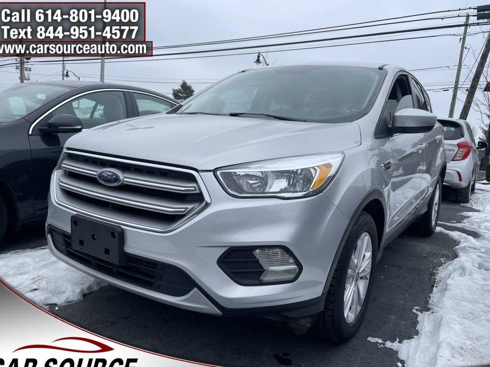 FORD ESCAPE 2017 1FMCU0GD5HUA31996 image