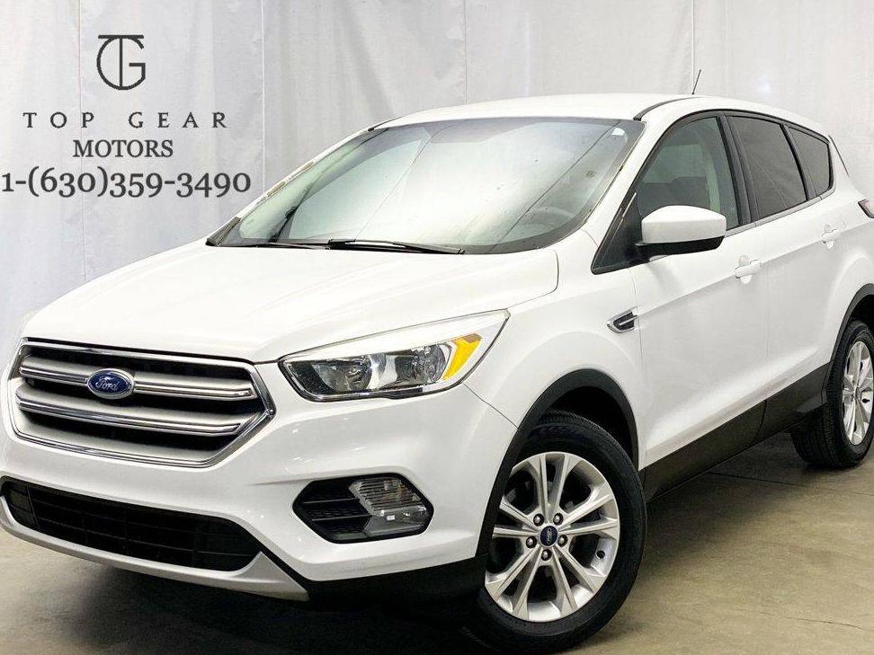 FORD ESCAPE 2017 1FMCU0GD3HUC03989 image