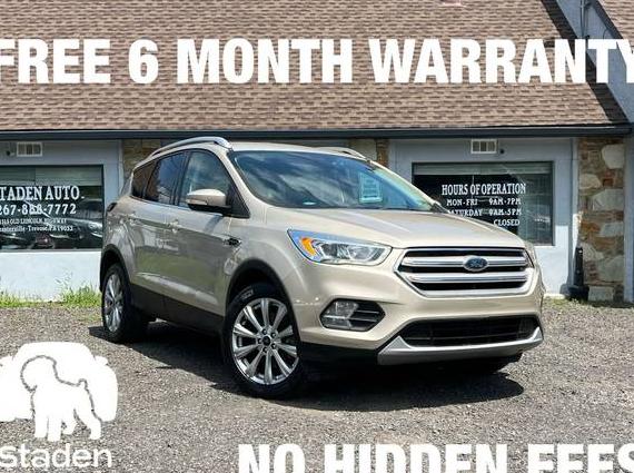 FORD ESCAPE 2017 1FMCU9J98HUD81292 image