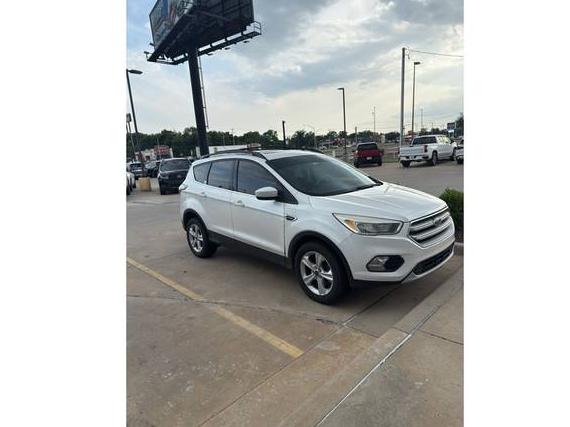 FORD ESCAPE 2017 1FMCU0G92HUA45253 image