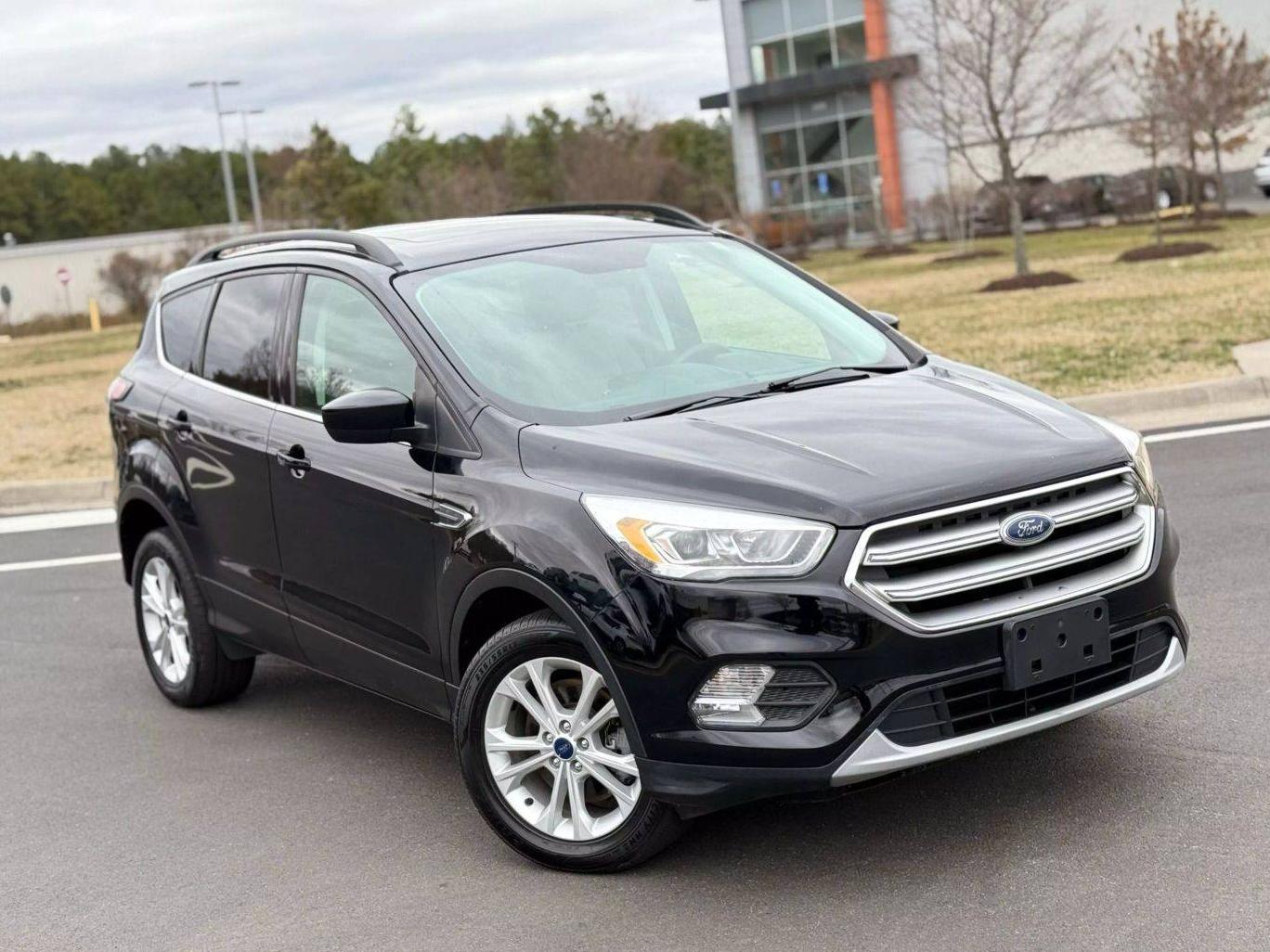 FORD ESCAPE 2017 1FMCU9GD2HUD67383 image