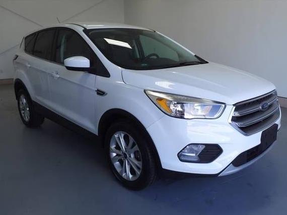 FORD ESCAPE 2017 1FMCU0GD6HUF03719 image