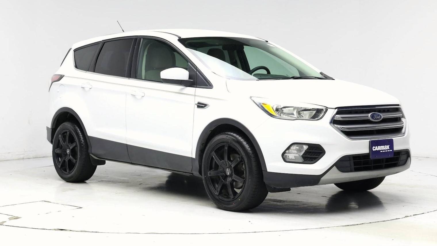 FORD ESCAPE 2017 1FMCU0GD8HUA08793 image