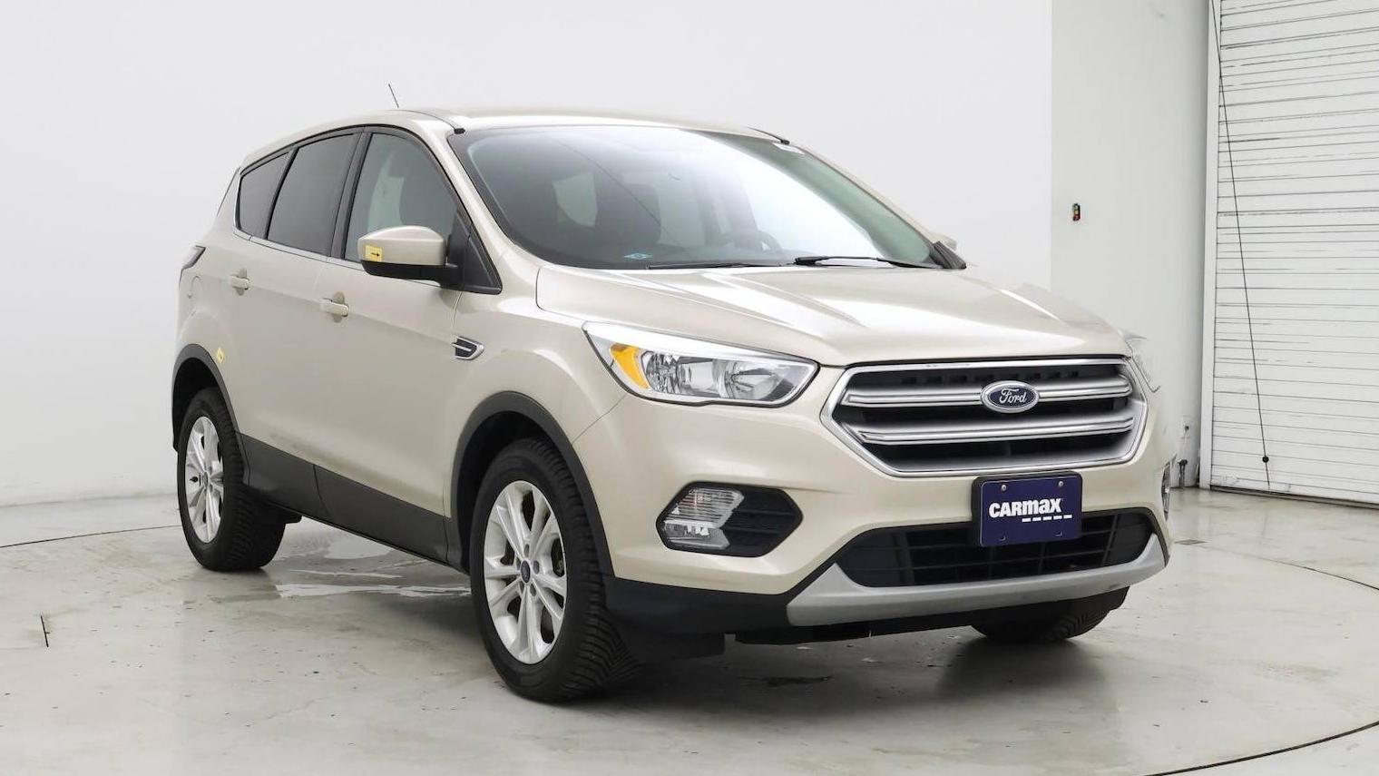 FORD ESCAPE 2017 1FMCU9GD5HUC57508 image