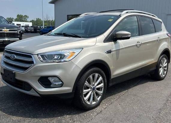 FORD ESCAPE 2017 1FMCU9J98HUC13426 image