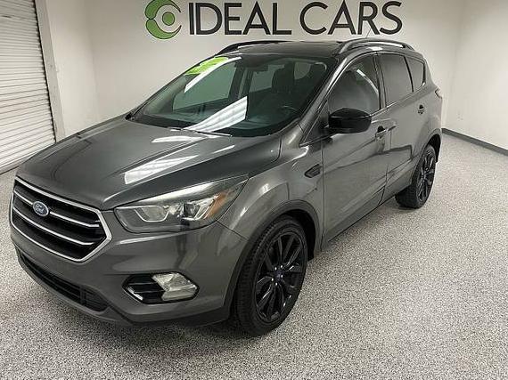 FORD ESCAPE 2017 1FMCU0GD8HUC67008 image
