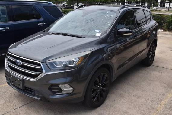 FORD ESCAPE 2017 1FMCU0J91HUE25967 image