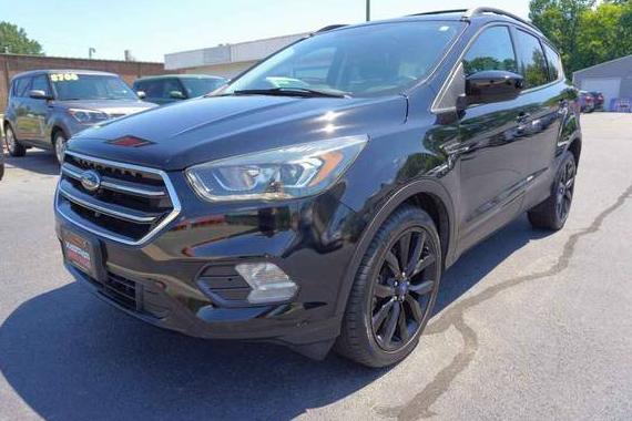 FORD ESCAPE 2017 1FMCU0GD8HUA46413 image