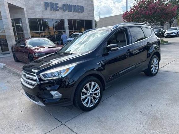 FORD ESCAPE 2017 1FMCU0J92HUB46625 image