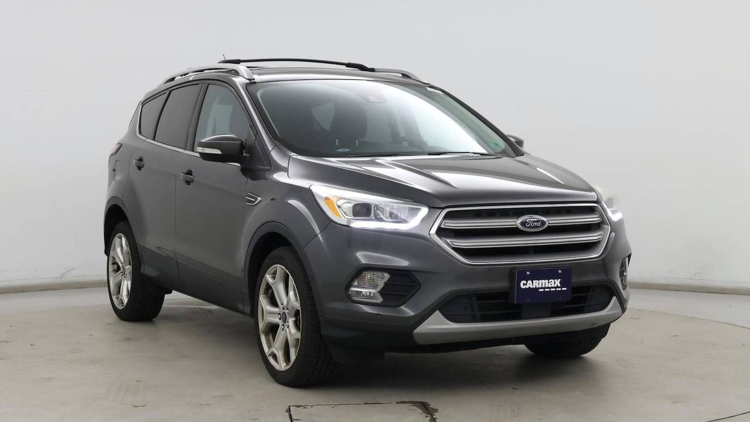 FORD ESCAPE 2017 1FMCU9J99HUD82063 image