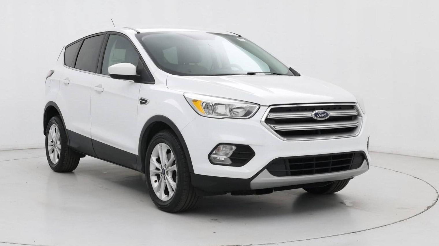 FORD ESCAPE 2017 1FMCU0GD9HUA53029 image