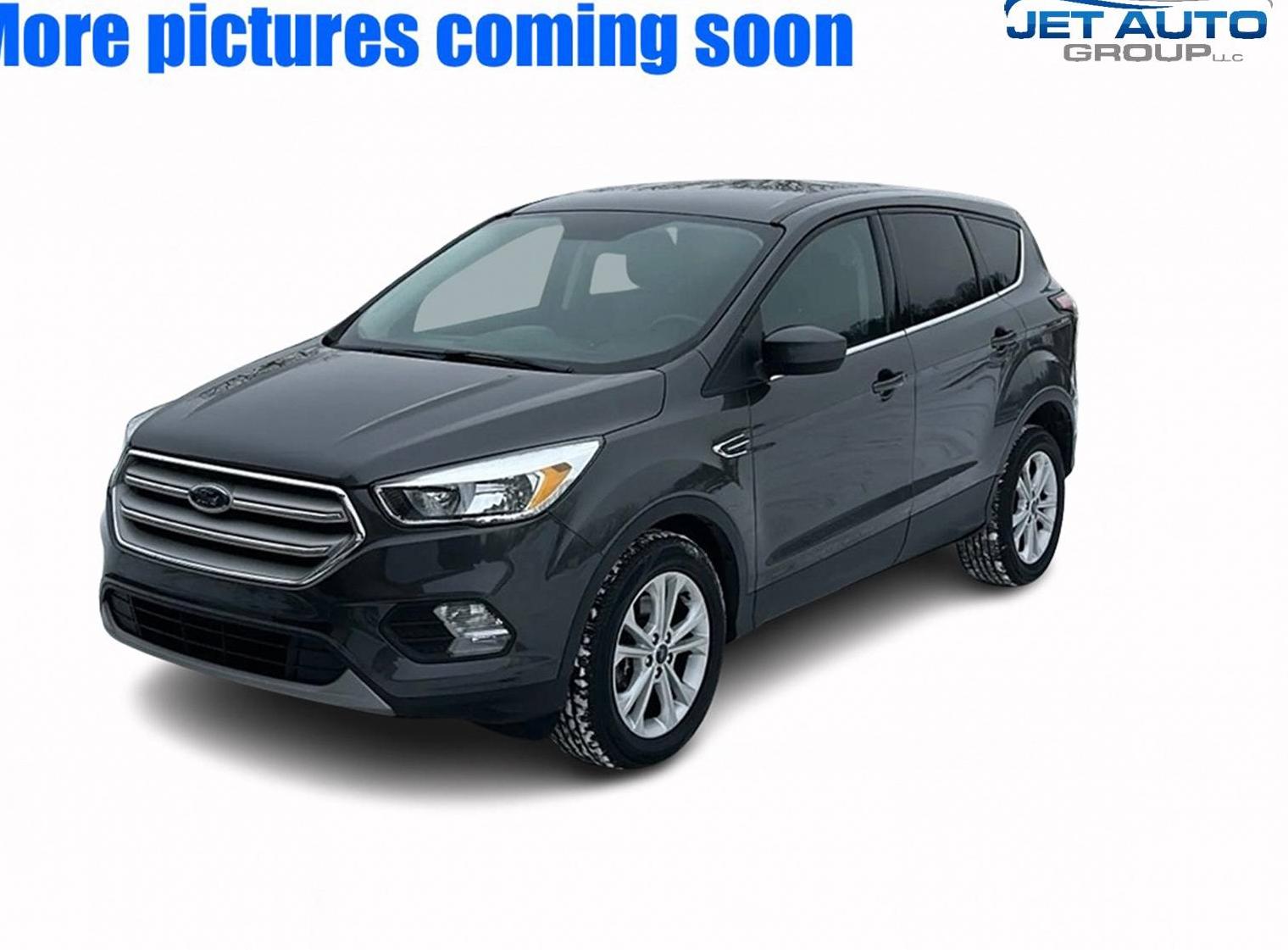 FORD ESCAPE 2017 1FMCU0G95HUC74980 image