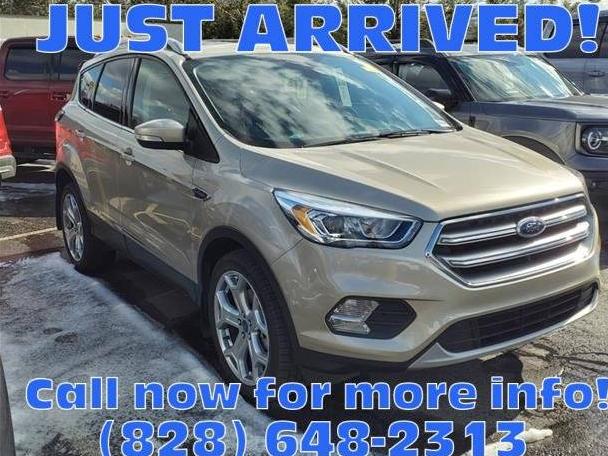 FORD ESCAPE 2017 1FMCU9J90HUD59917 image