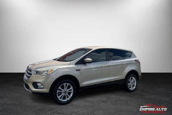 FORD ESCAPE 2017 1FMCU0GD3HUC44008 image