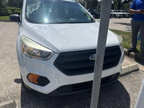 FORD ESCAPE 2017 1FMCU0F70HUA46711 image