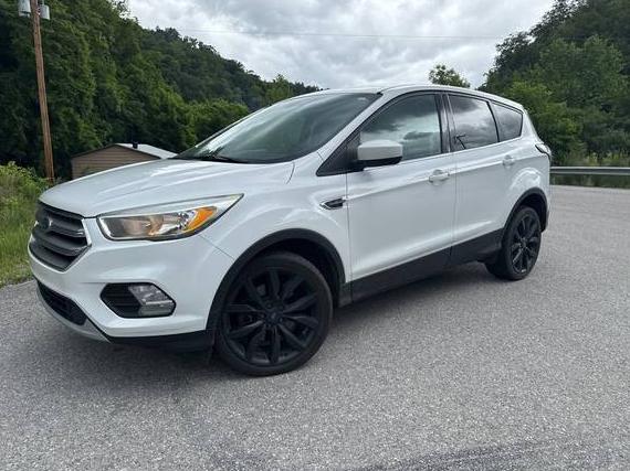 FORD ESCAPE 2017 1FMCU9GD8HUD25686 image