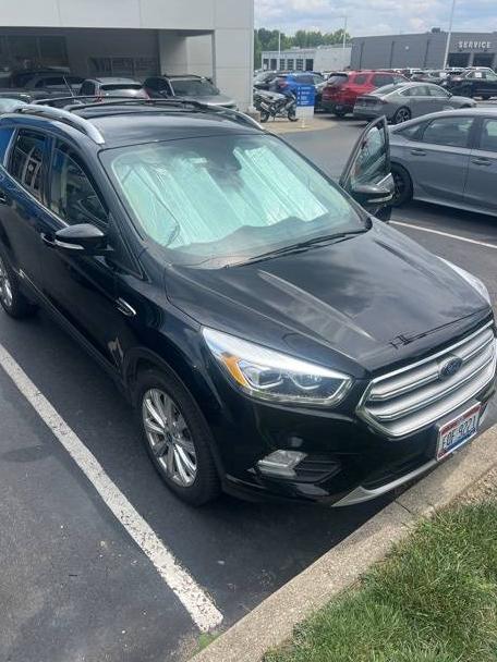 FORD ESCAPE 2017 1FMCU0J92HUA37839 image