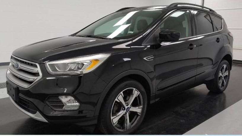 FORD ESCAPE 2017 1FMCU0GD2HUC19200 image